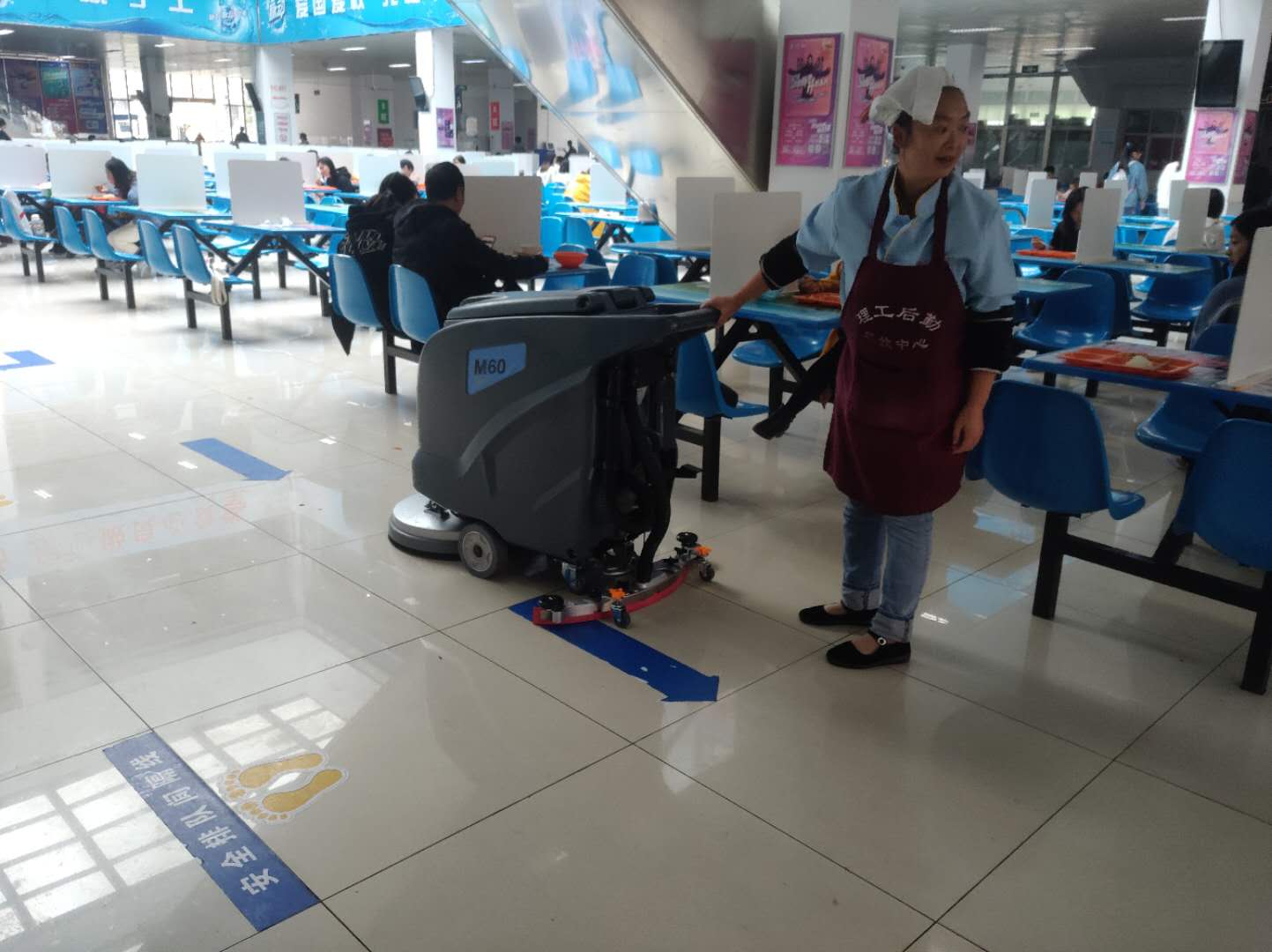 学校食堂清洁使用洗地机